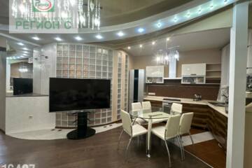 4-к квартира, 102 м², 4/4 эт.