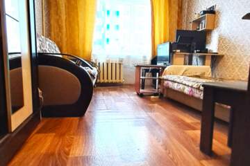 Комната, (всего 2 ком.), 30 м², 2/5 эт.